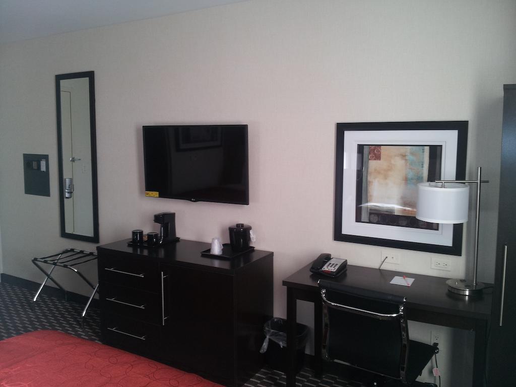 Howard Johnson By Wyndham Jamaica Ny Near Airtrain Jfk Ню Йорк Стая снимка