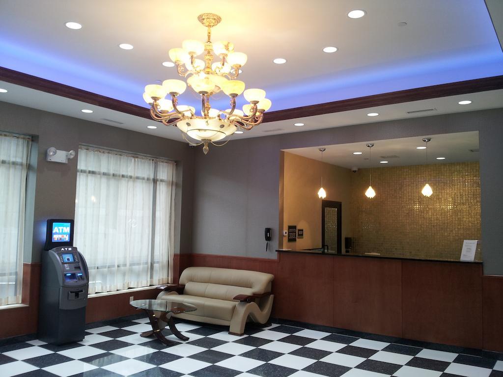 Howard Johnson By Wyndham Jamaica Ny Near Airtrain Jfk Ню Йорк Екстериор снимка