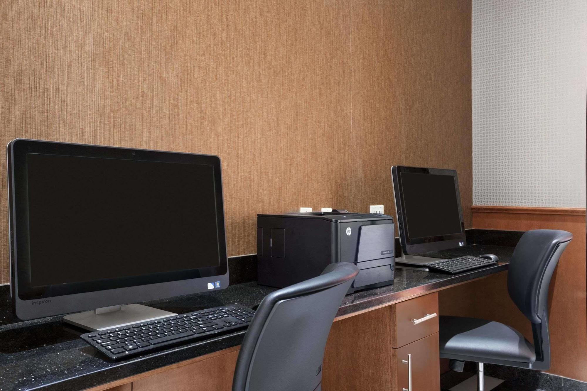 Howard Johnson By Wyndham Jamaica Ny Near Airtrain Jfk Ню Йорк Екстериор снимка